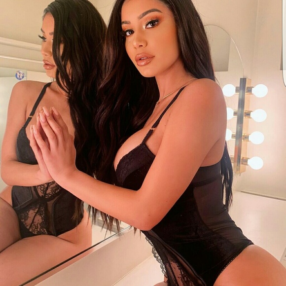Fashion Nova Tops - 💕NWT! SEXY LACE BODYSUIT - WHITE😍💕